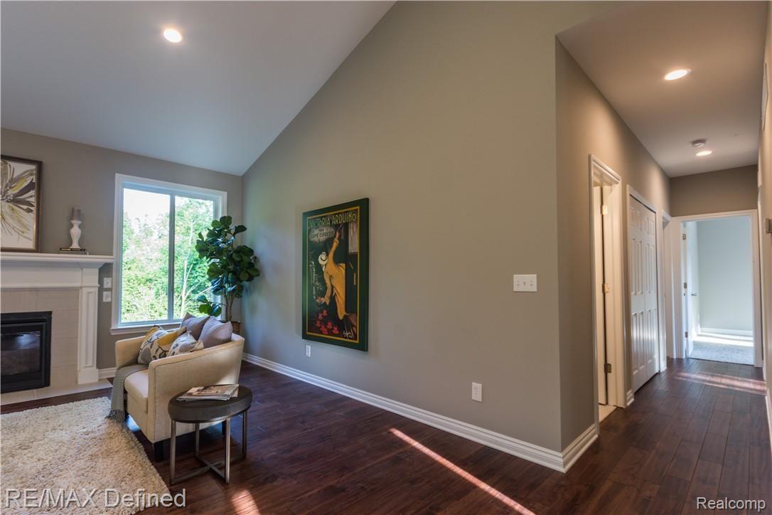 2470 Bull Run Road Oxford, MI 48371 - Photo 12 of 26 Hallway to Bedrooms