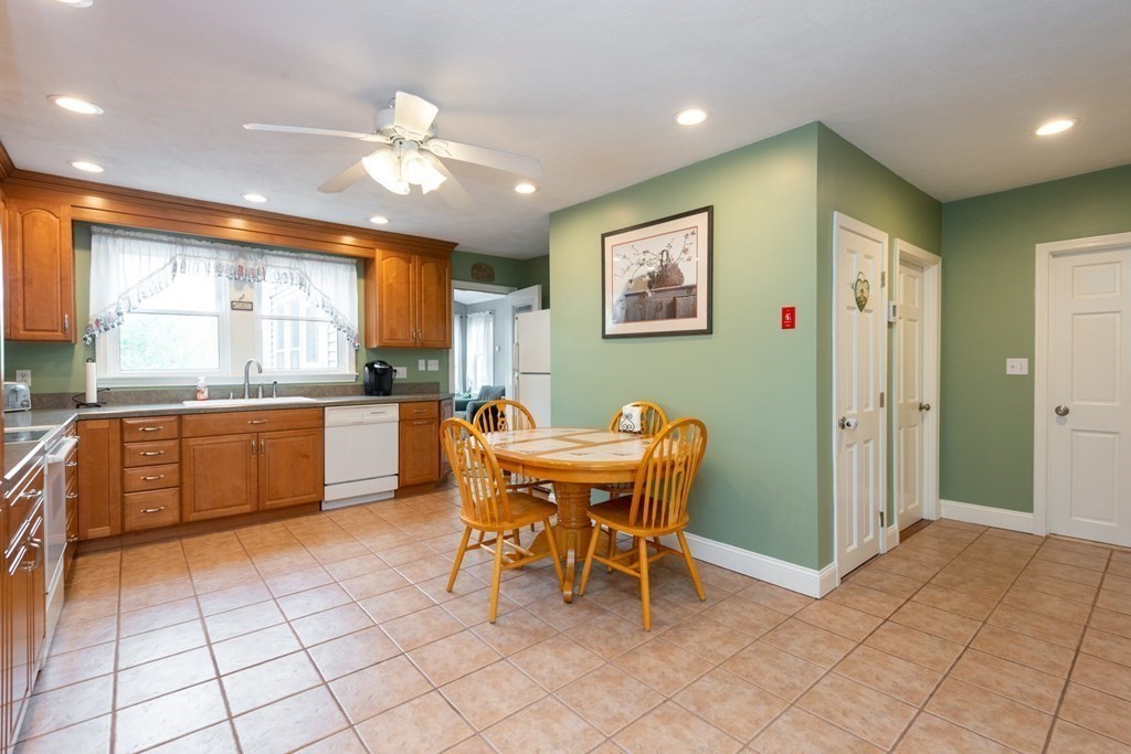 7 Parallel Street Salem, MA 01970 - Photo 7 of 42