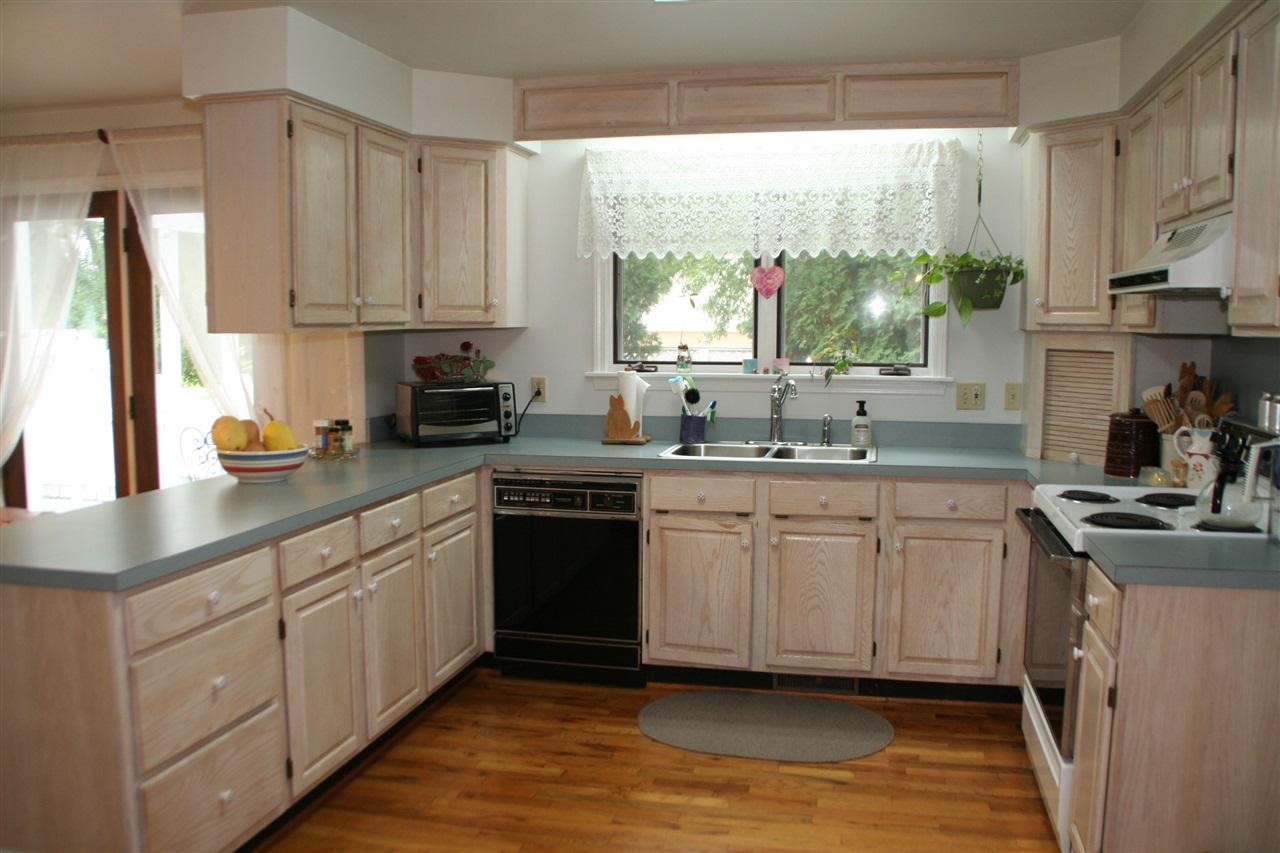1151 Heatherwoode Road Flint, MI 48532 - Photo 17 of 39 21520639-16.JPG