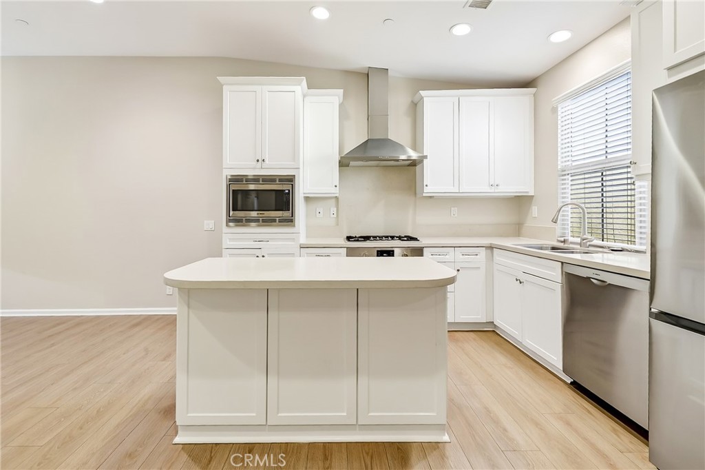 62 Granite Path Irvine, CA 92620 - Photo 7 of 27