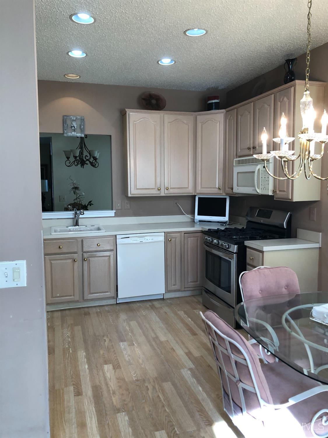 48 Chichester Road Monroe Township, NJ 08831 - Photo 11 of 25 Gallery Image 11