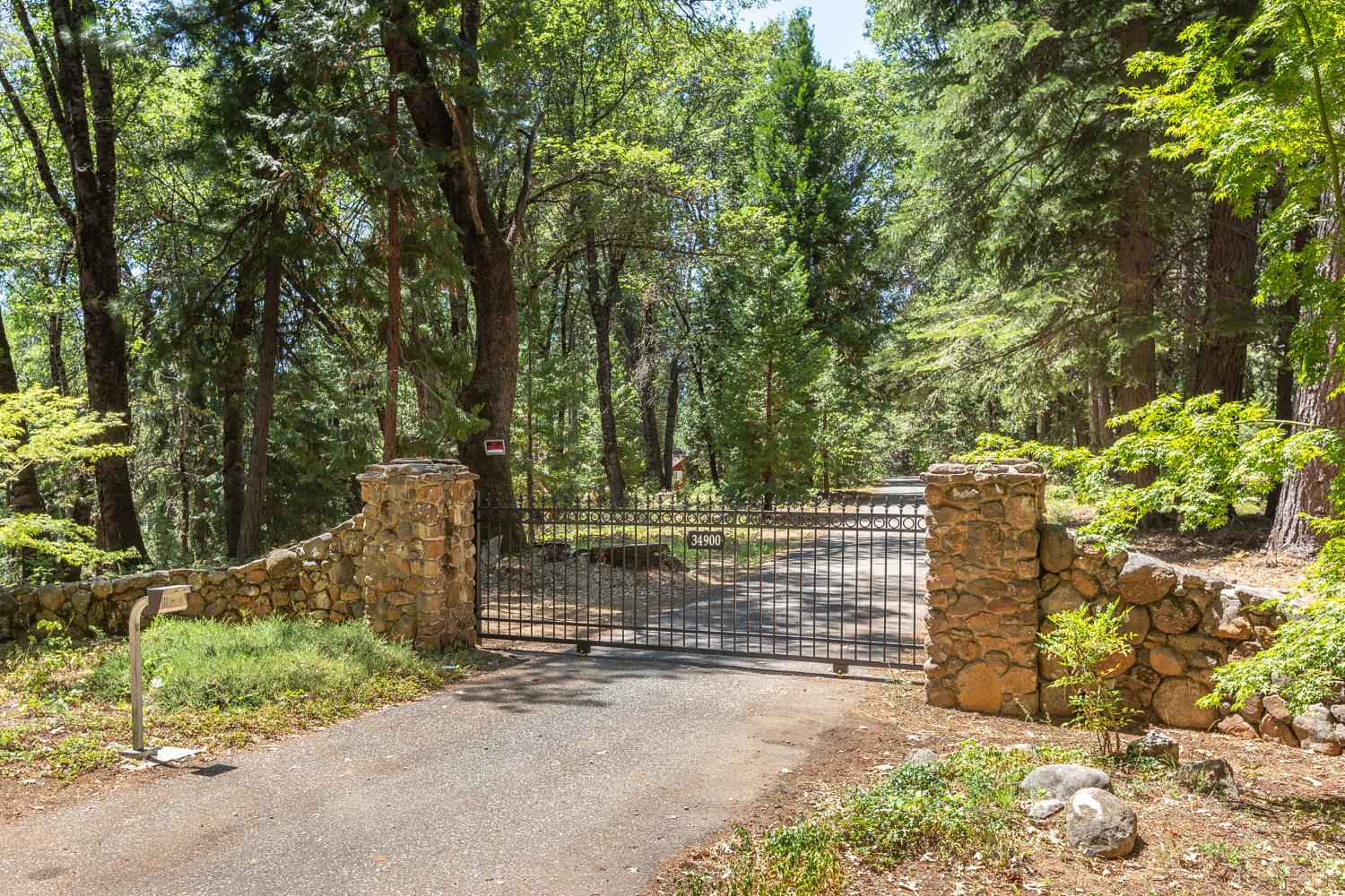 34900 Casa Loma Road, Unit B Alta, CA 95701 - Photo 15 of 18