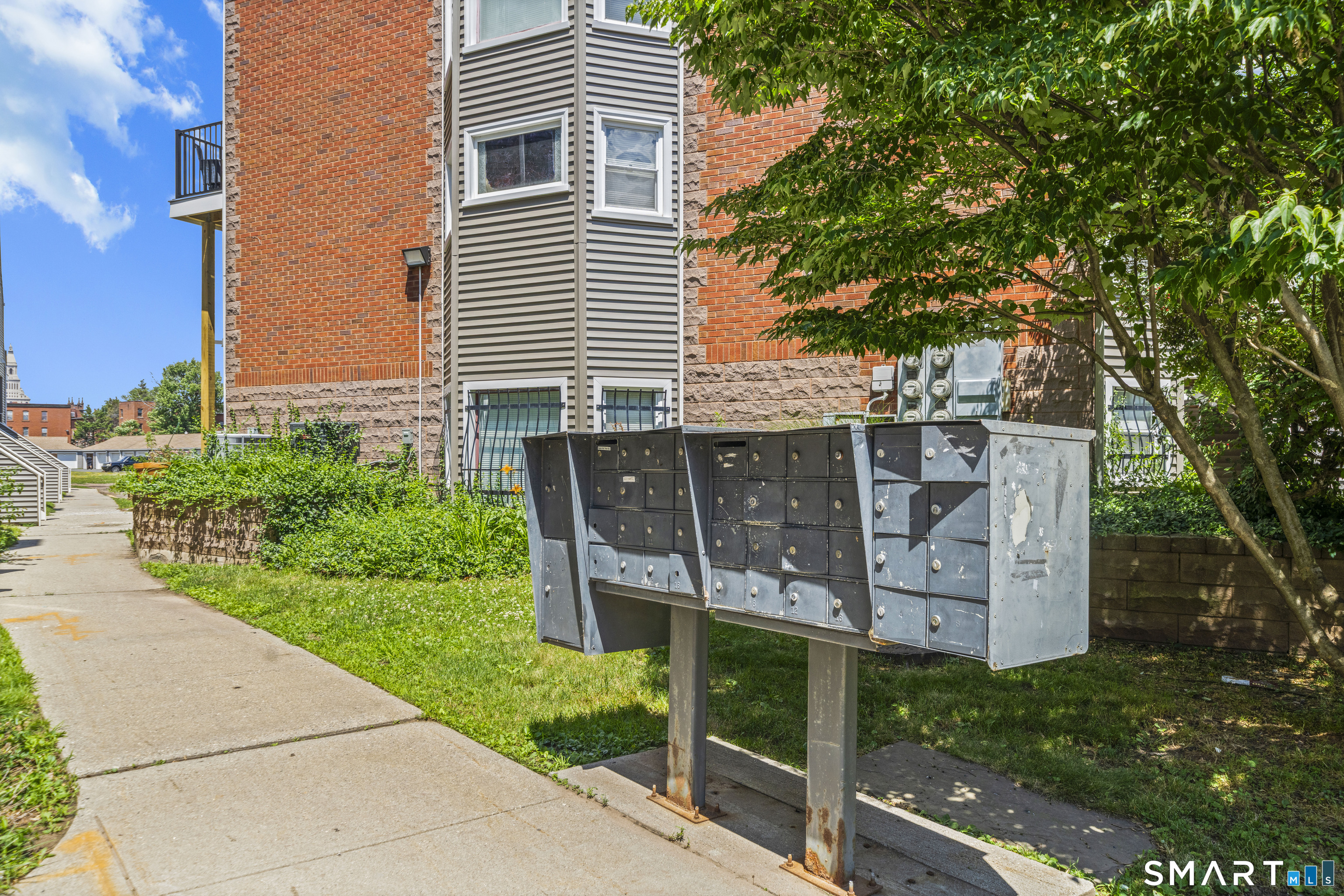 136 Maple Avenue, Unit B Hartford, CT 06114 - Photo 20 of 22