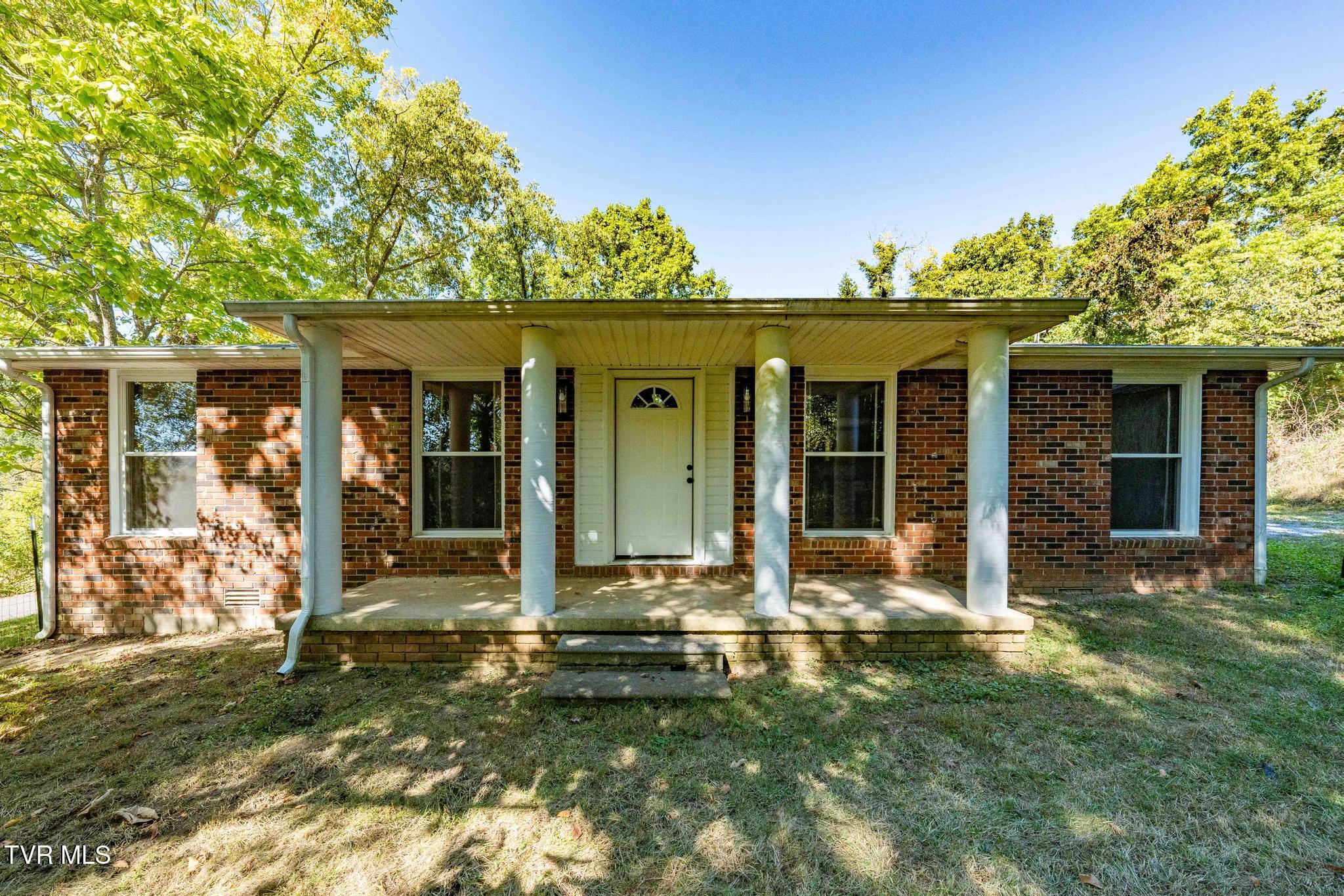 338 Gifford Road Bristol, TN 37620 - Photo 1 of 57 Front View