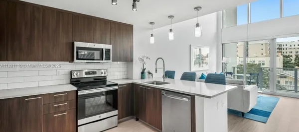 $5,245 | 591 Evernia Street, Unit B2, West Palm Beach, FL 33401