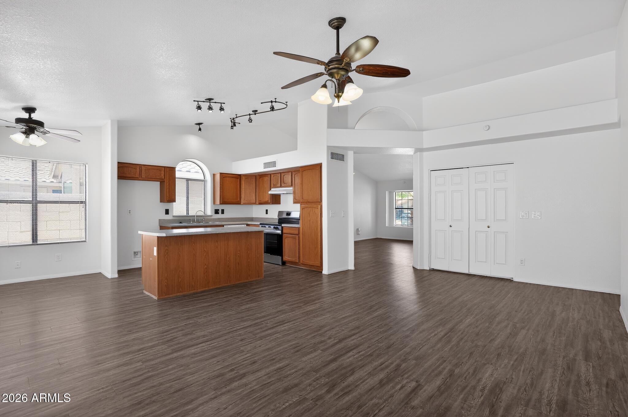 2524 East Indigo Brush Road Phoenix, AZ 85048 - Photo 4 of 21