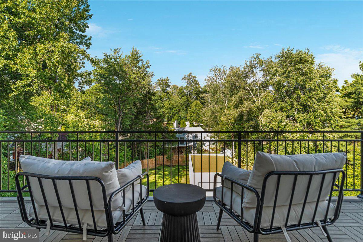 2841 Edgelea Road Vienna, VA 22181 - Photo 44 of 67 Gallery Image 44