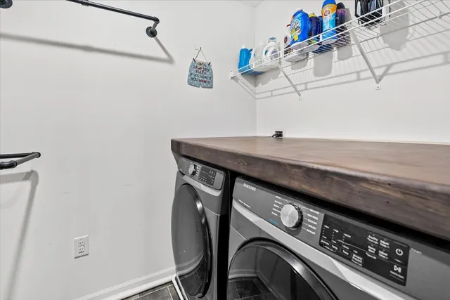 $430,000 | 6904 Spruce Court, Wonder Lake, IL 60097