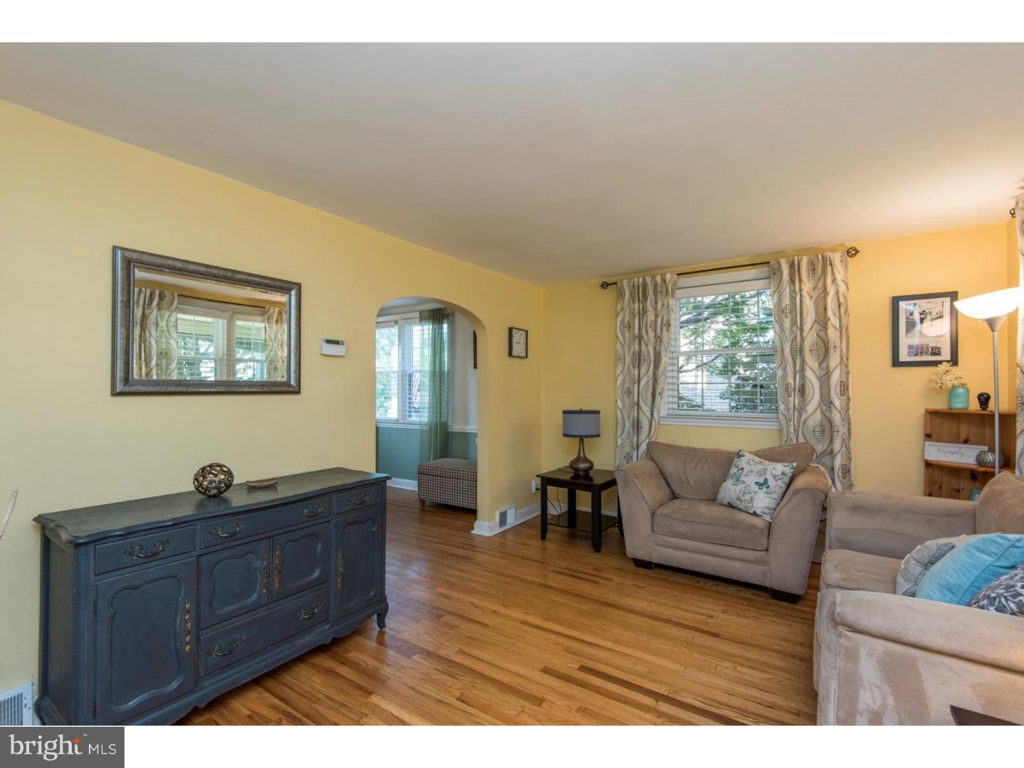 124 Signal Road Drexel Hill, PA 19026 - Photo 3 of 24 Living Room