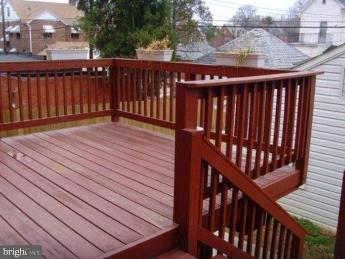 3504 White Chapel Road Baltimore, MD 21215 - Photo 13 of 15 Deck