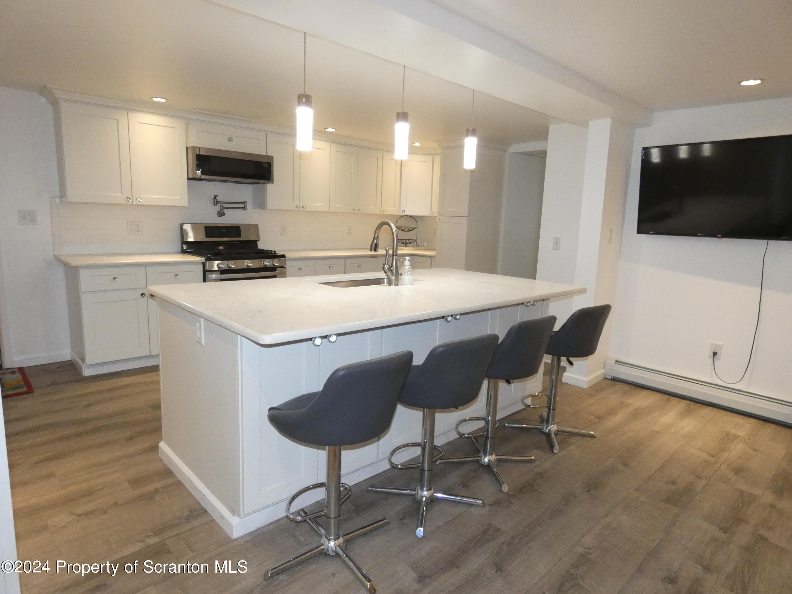 607 3rd Avenue, Unit LOWER LEVEL) Scranton, PA 18505 - Photo 5 of 45 P1030715