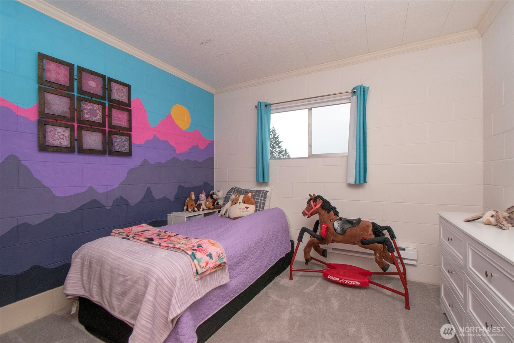 163 Cliff Robinson Lane Sequim, WA 98382 - Photo 18 of 40 a bedroom with a bed and a window