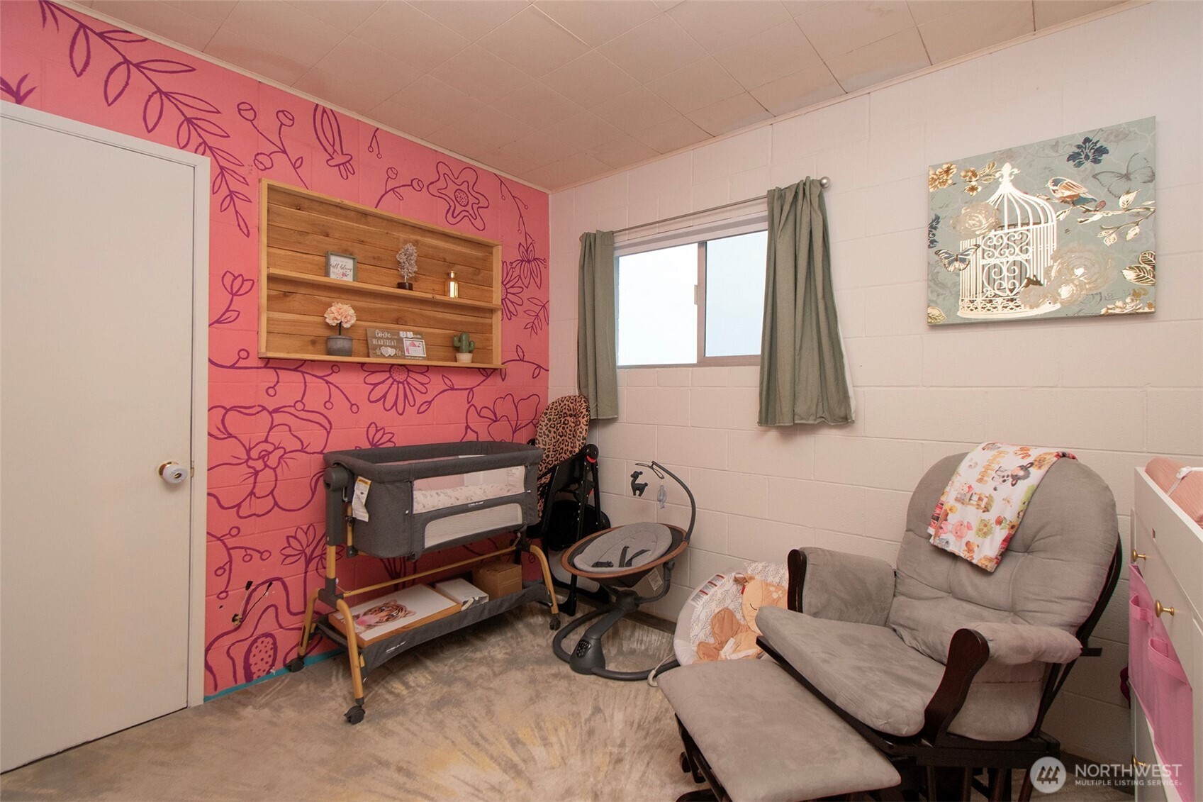 163 Cliff Robinson Lane Sequim, WA 98382 - Photo 23 of 40 a dining room with furniture and window