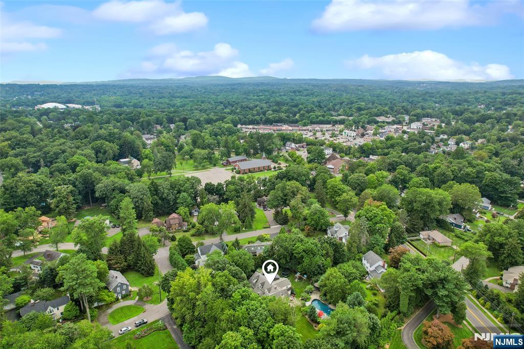 58 Powell Road Allendale, NJ 07401 - Photo 33 of 33 Gallery Image 33