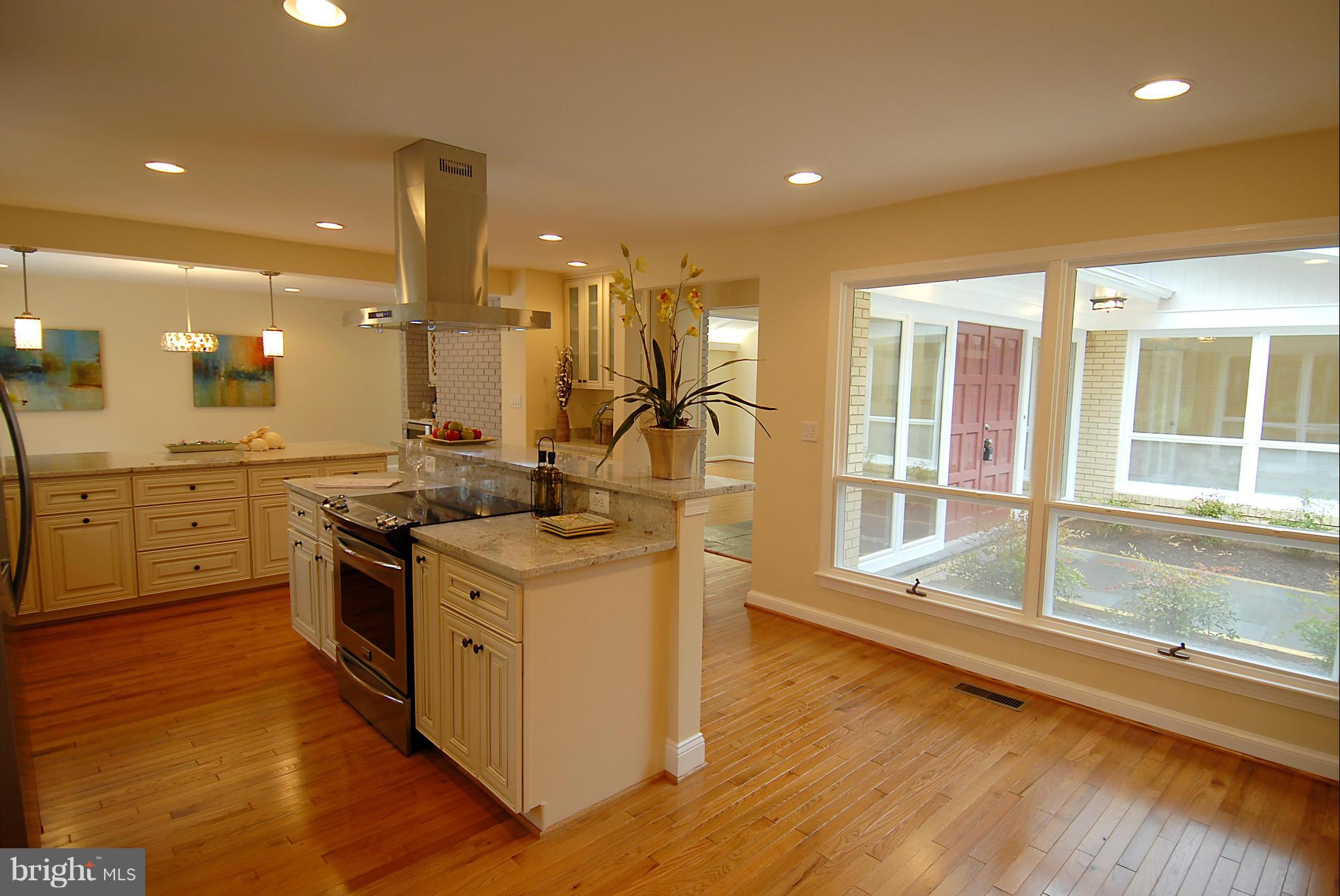 17919 Pond Road Ashton, MD 20861 - Photo 13 of 30 Breakfast Room