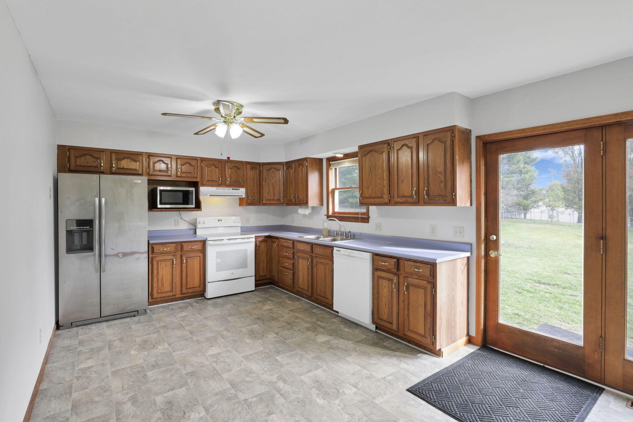 9416 Baker Road Stoutsville, OH 43154 - Photo 20 of 52 Kitchen