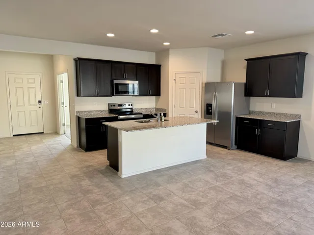 $1,895 | 25272 West Chanute Pass, Buckeye, AZ 85326