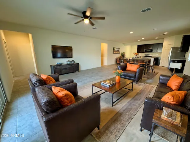 $1,895 | 25272 West Chanute Pass, Buckeye, AZ 85326