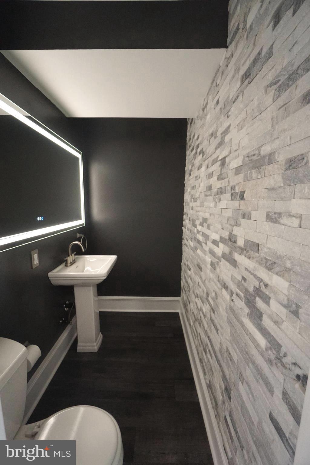 3213 Fairdale Road Philadelphia, PA 19154 - Photo 16 of 46 1st floor half bathroom