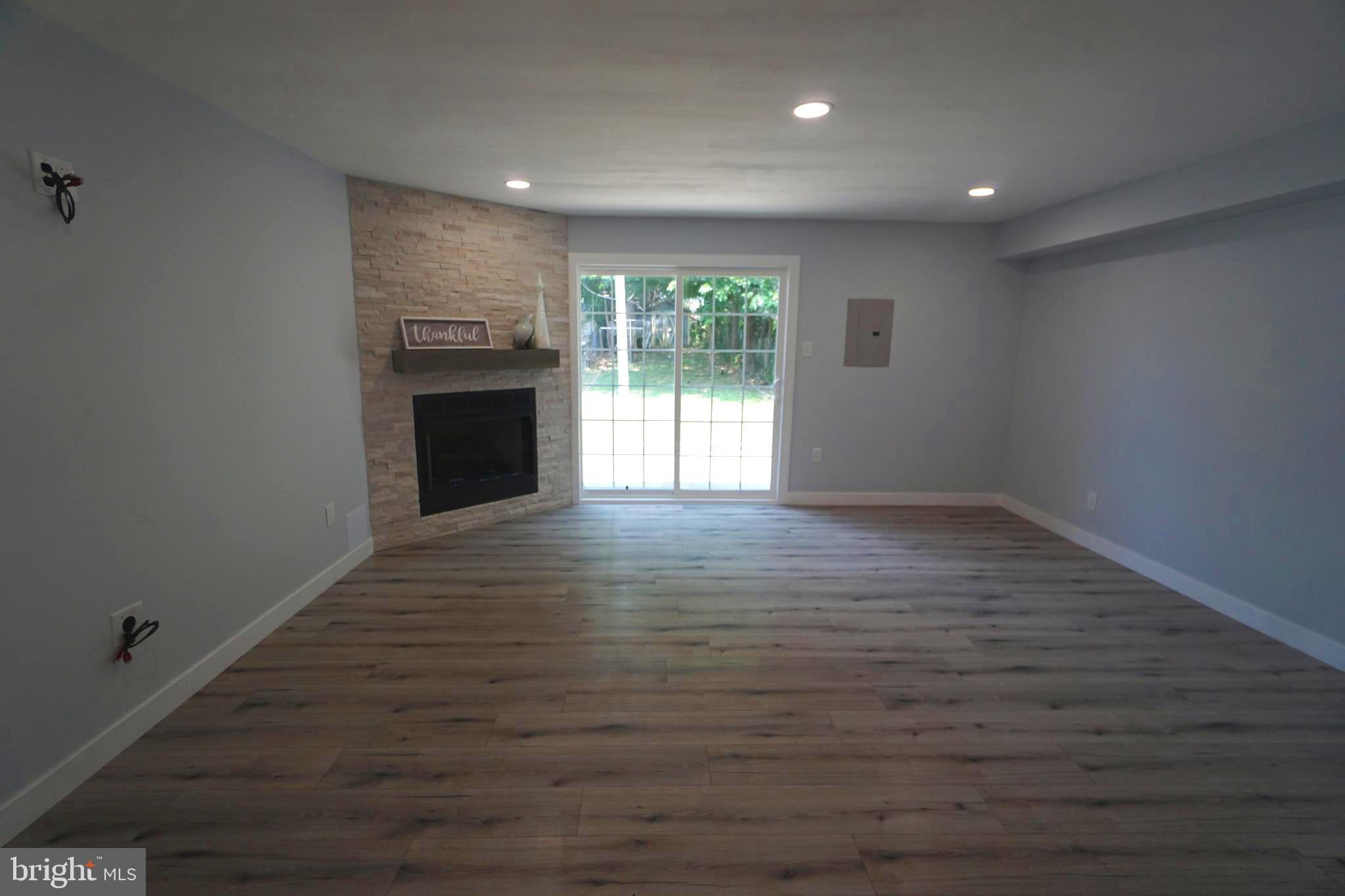 3213 Fairdale Road Philadelphia, PA 19154 - Photo 18 of 46 Family room with gas fireplace