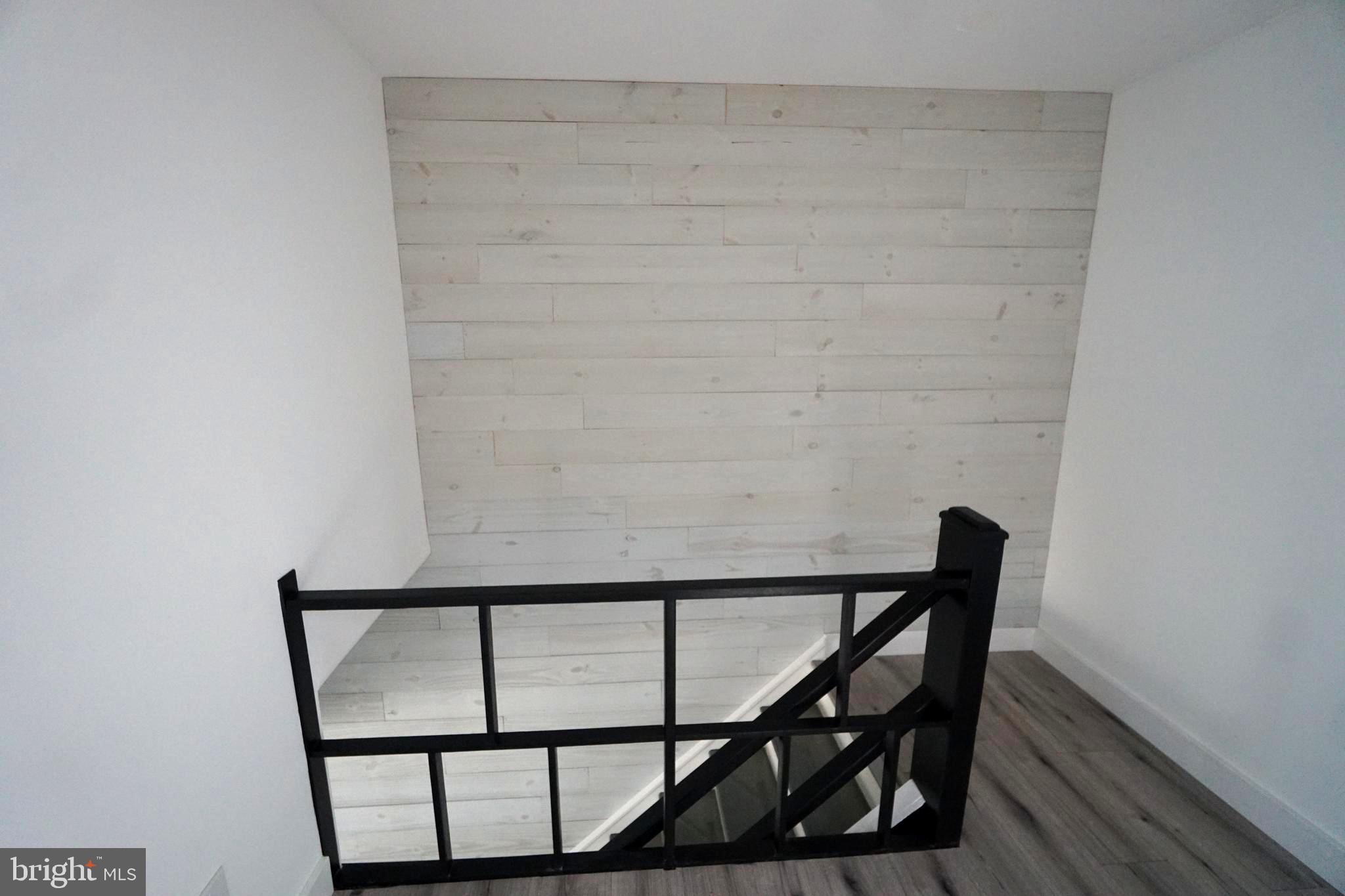 3213 Fairdale Road Philadelphia, PA 19154 - Photo 25 of 46 2nd floor landing