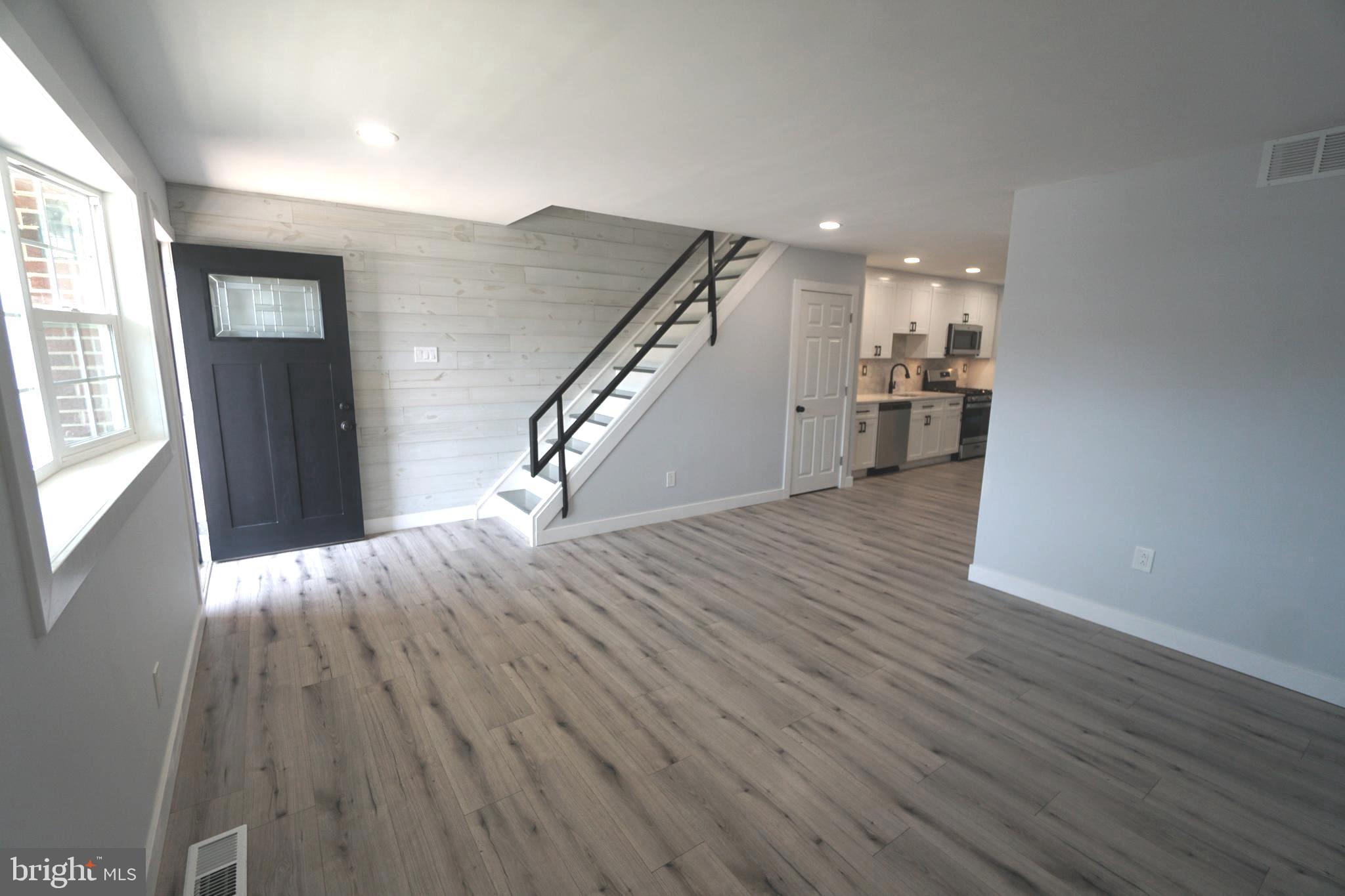 3213 Fairdale Road Philadelphia, PA 19154 - Photo 5 of 46 Living room