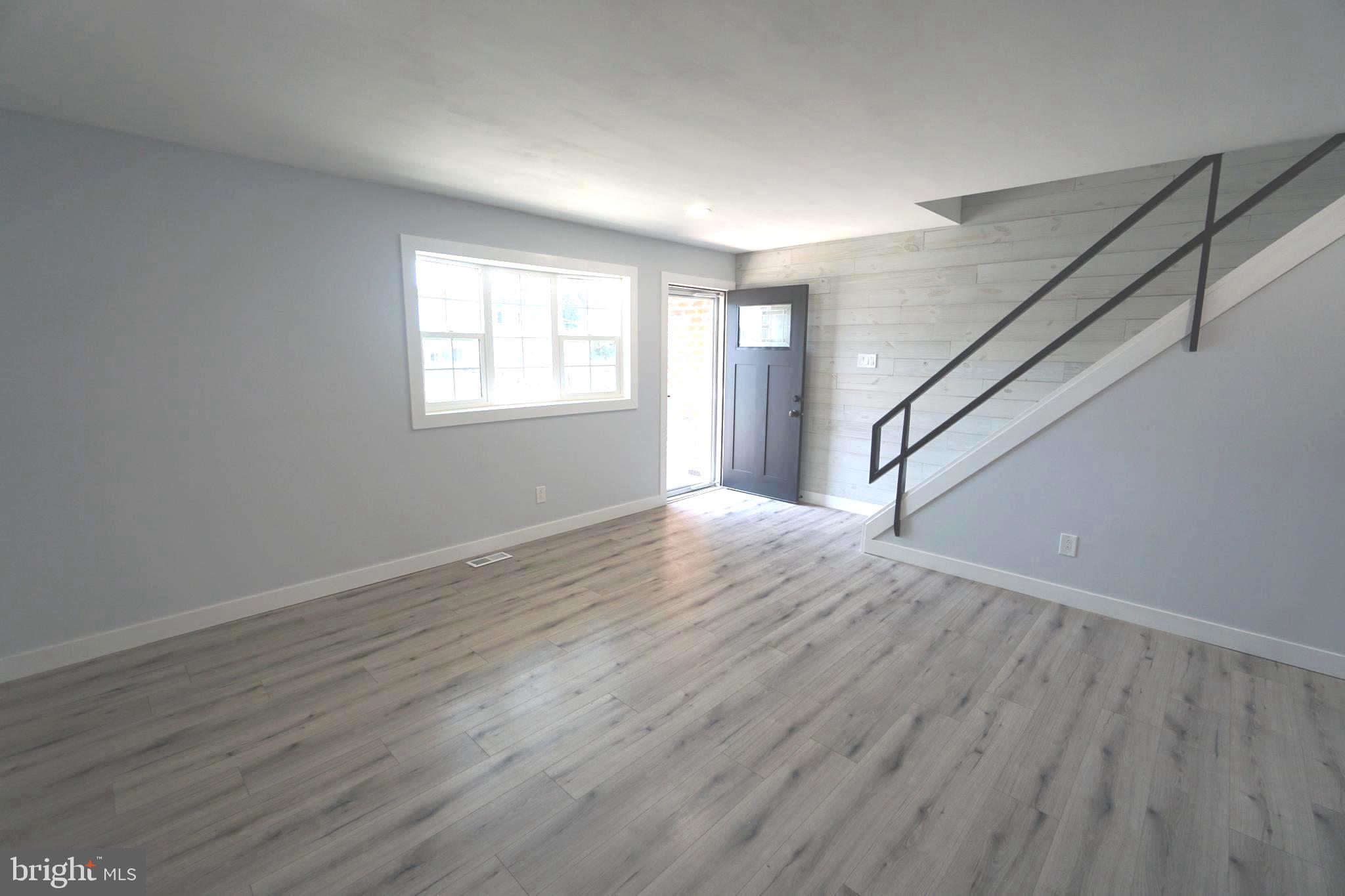 3213 Fairdale Road Philadelphia, PA 19154 - Photo 7 of 46 Living room