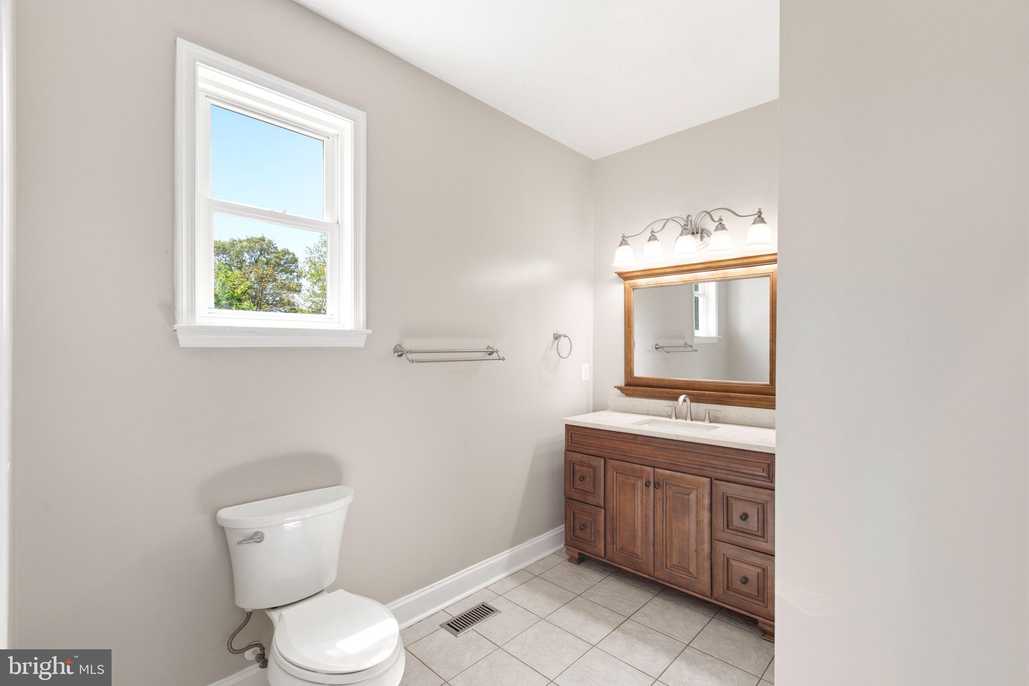 24524 Ruff Ruff Lane Hollywood, MD 20636 - Photo 13 of 41 Main Level Master Bath