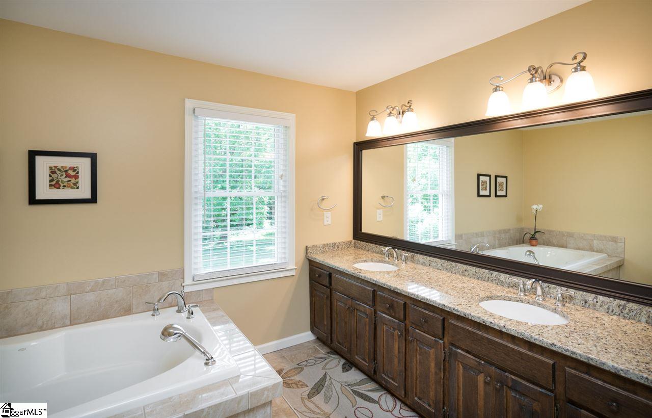 114 Brandon Way Simpsonville, SC 29681 - Photo 14 of 35 Gallery Image 14