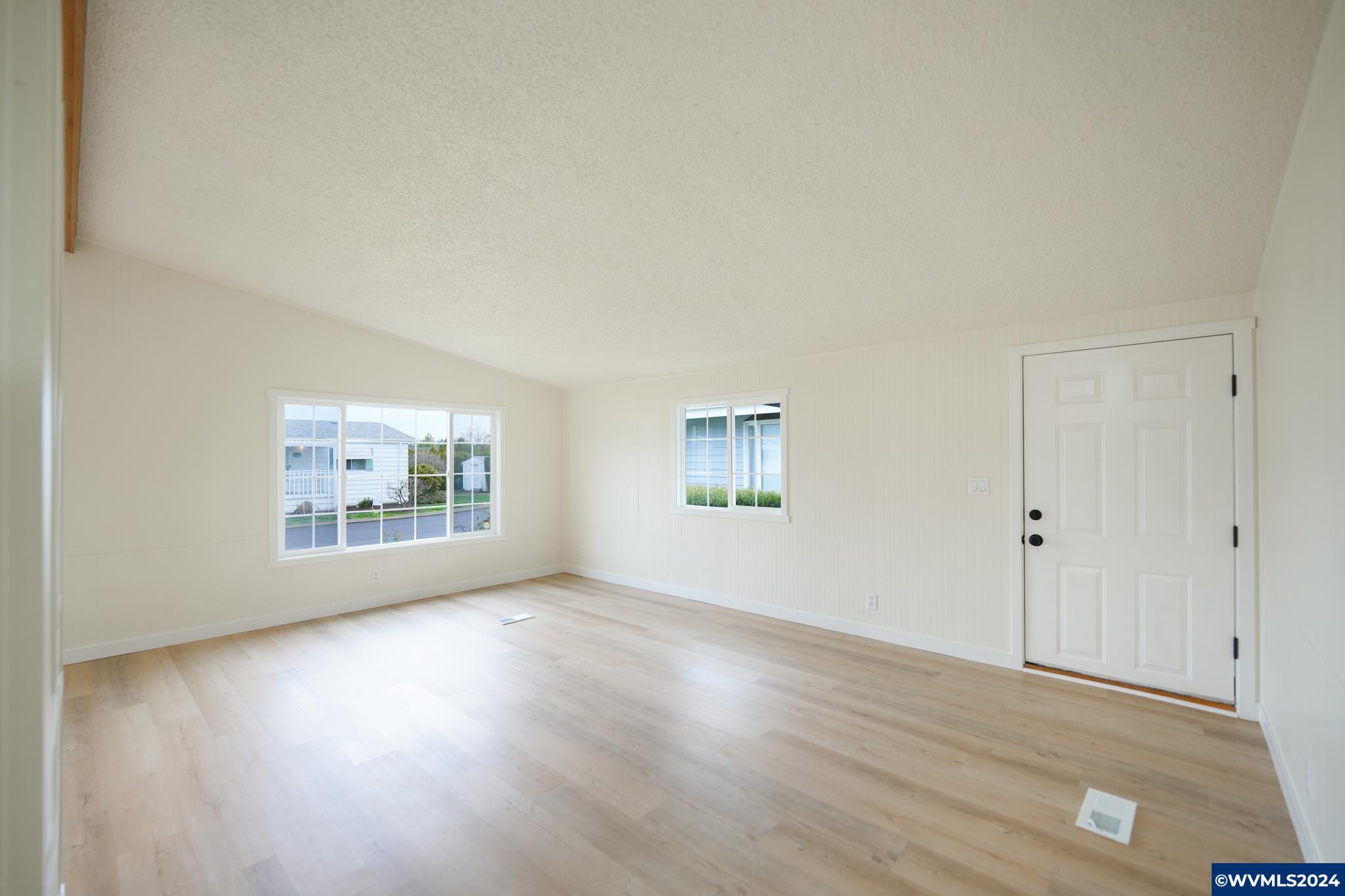 5422 Portland Road Northeast, Unit 107B Salem, OR 97305 - Photo 13 of 29 Gallery Image 13