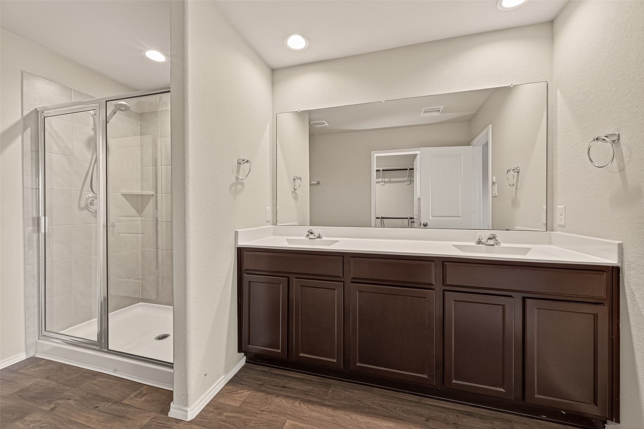 831 Petunia Falls Lane Rosharon, TX 77583 - Photo 15 of 25 Primary Bathroom with Standup shower