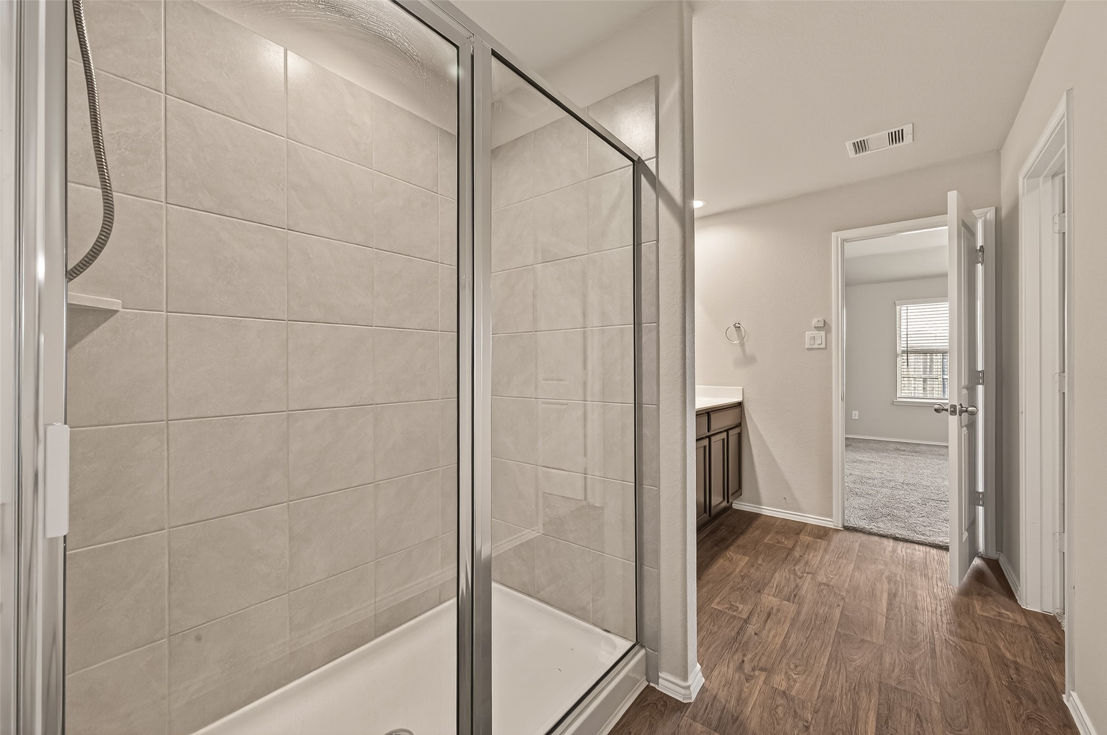 831 Petunia Falls Lane Rosharon, TX 77583 - Photo 16 of 25 Primary Bathroom