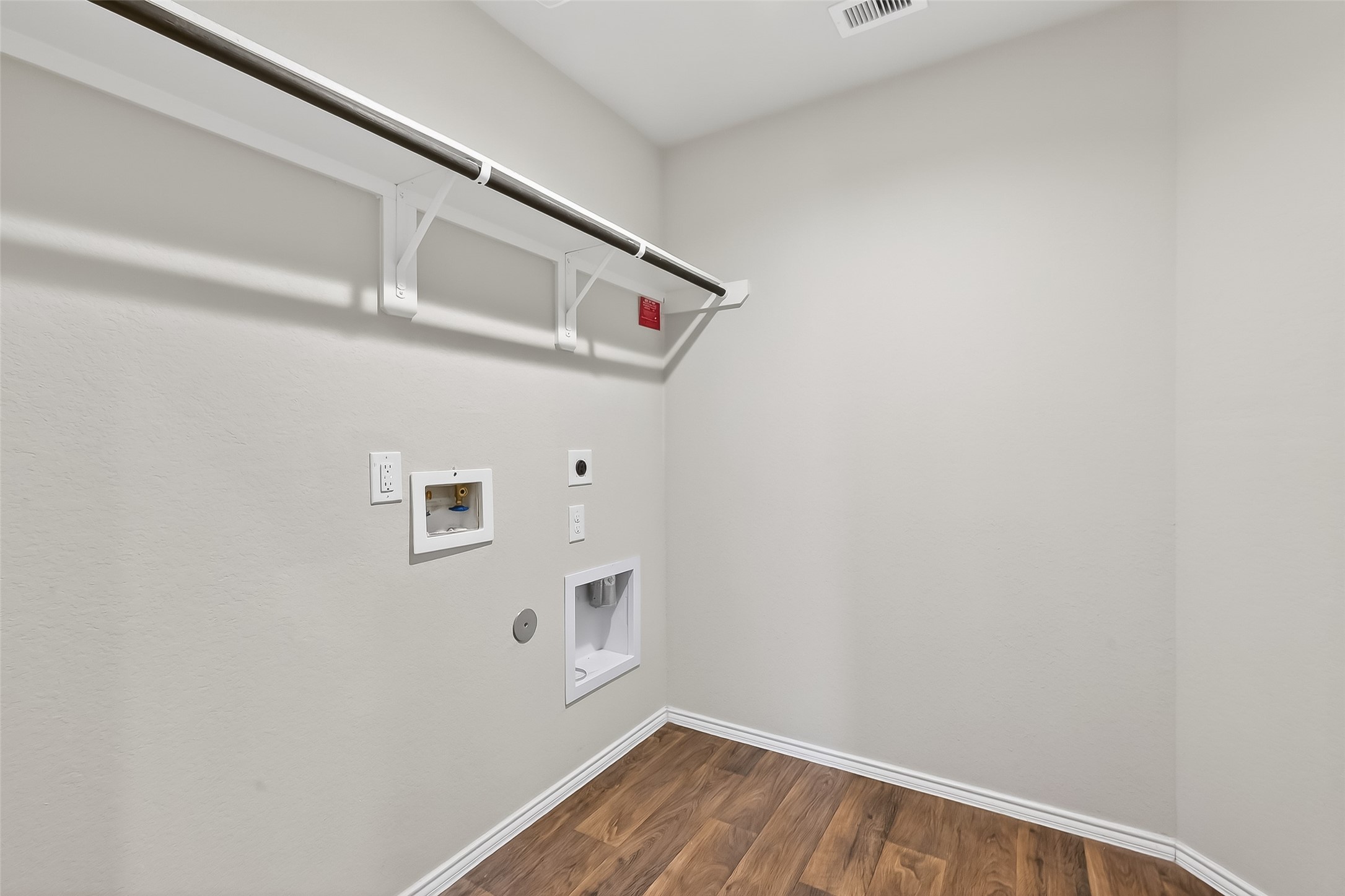 831 Petunia Falls Lane Rosharon, TX 77583 - Photo 23 of 25 Laundry Room