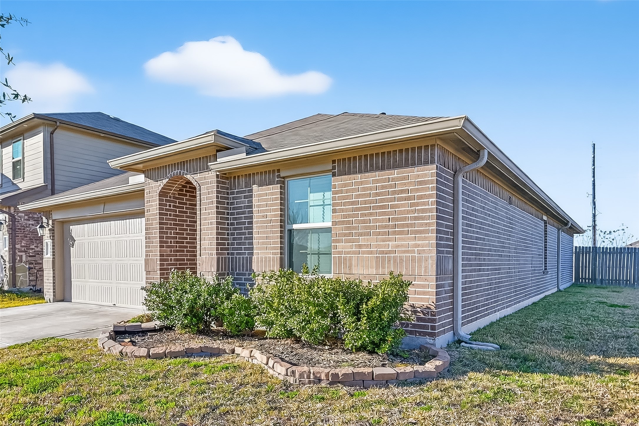 831 Petunia Falls Lane Rosharon, TX 77583 - Photo 3 of 25 Corner Lot