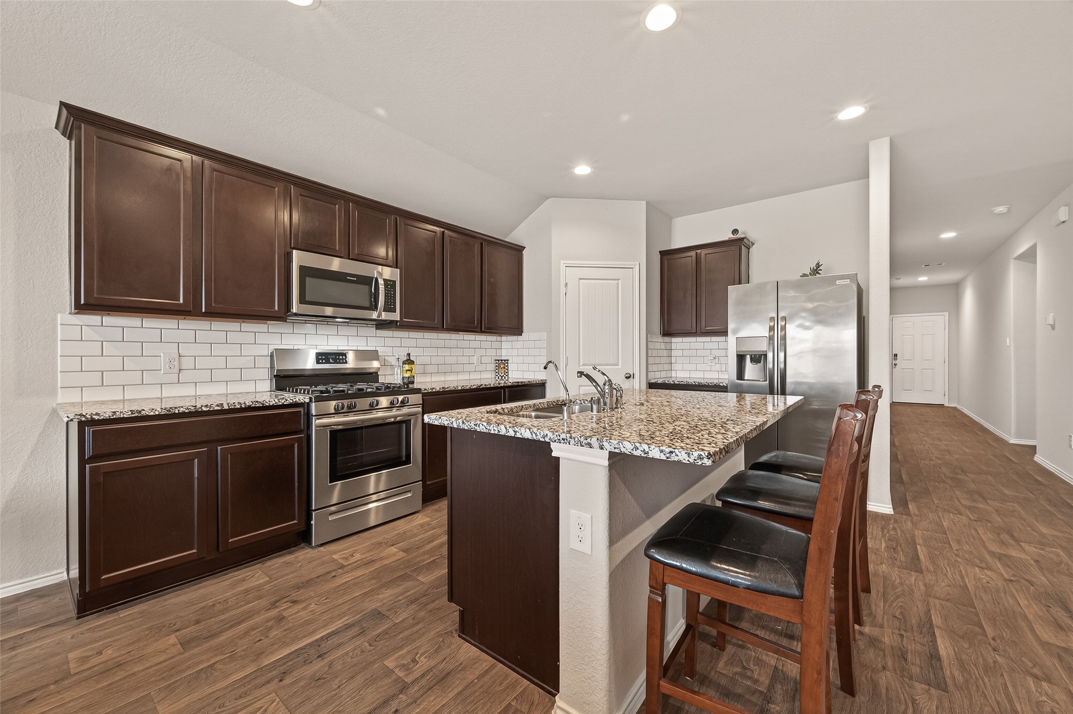 831 Petunia Falls Lane Rosharon, TX 77583 - Photo 7 of 25