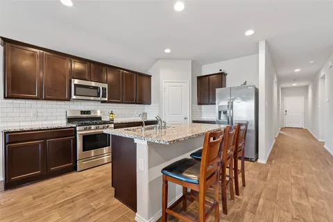 $269,900 | 831 Petunia Falls Lane, Rosharon, TX 77583