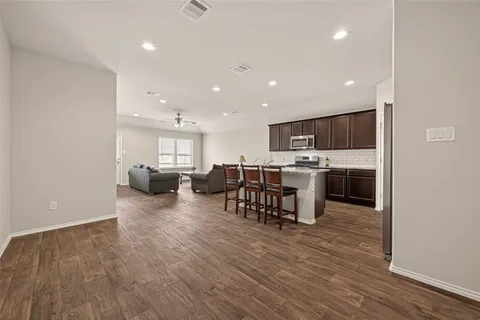 $269,900 | 831 Petunia Falls Lane, Rosharon, TX 77583