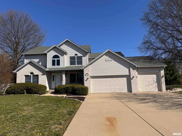 $425,500 | 1118 Wedgewood Court, Decatur, IL 62526