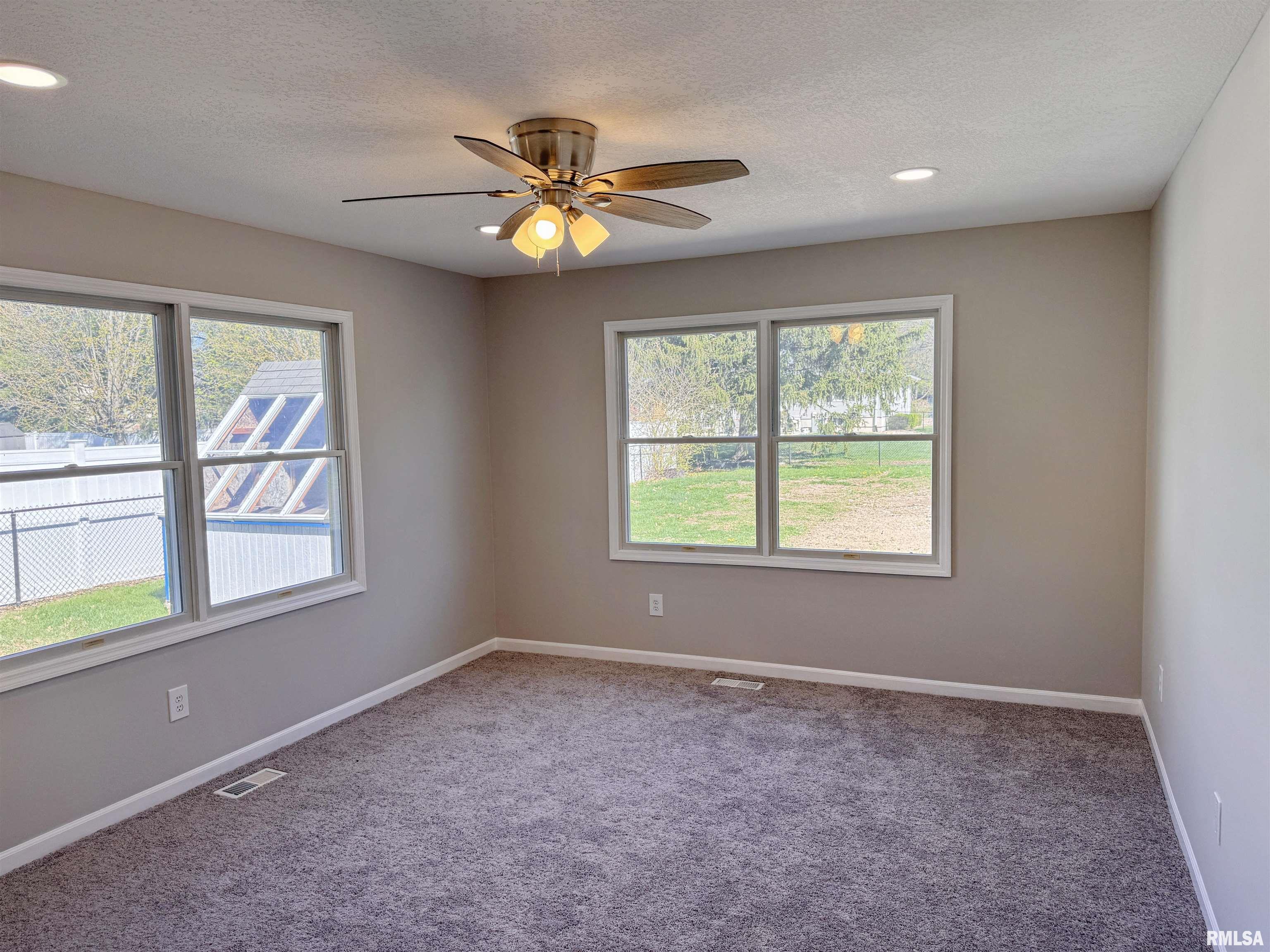 1118 Wedgewood Court Decatur, IL 62526 - Photo 11 of 23