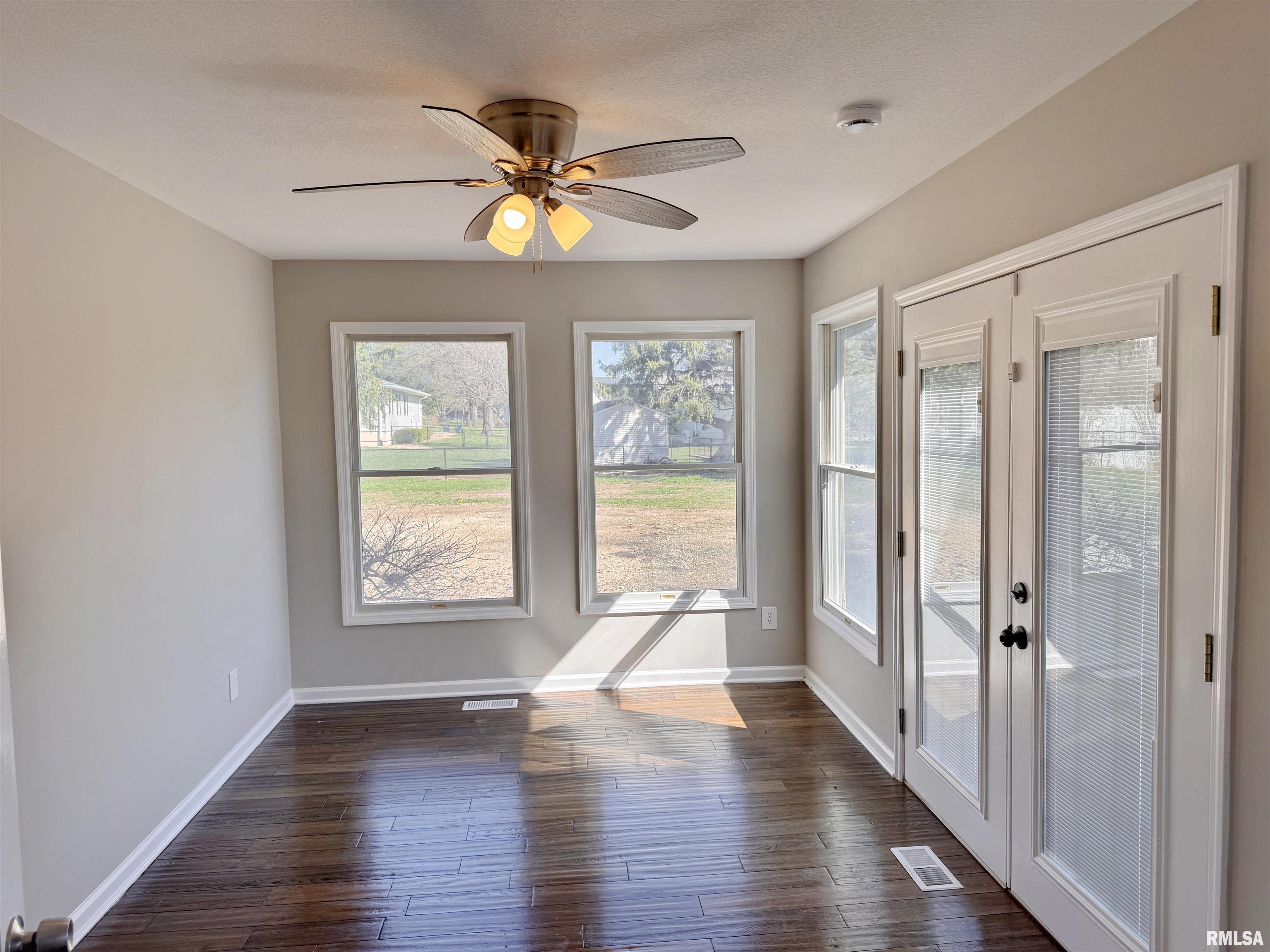 1118 Wedgewood Court Decatur, IL 62526 - Photo 12 of 23