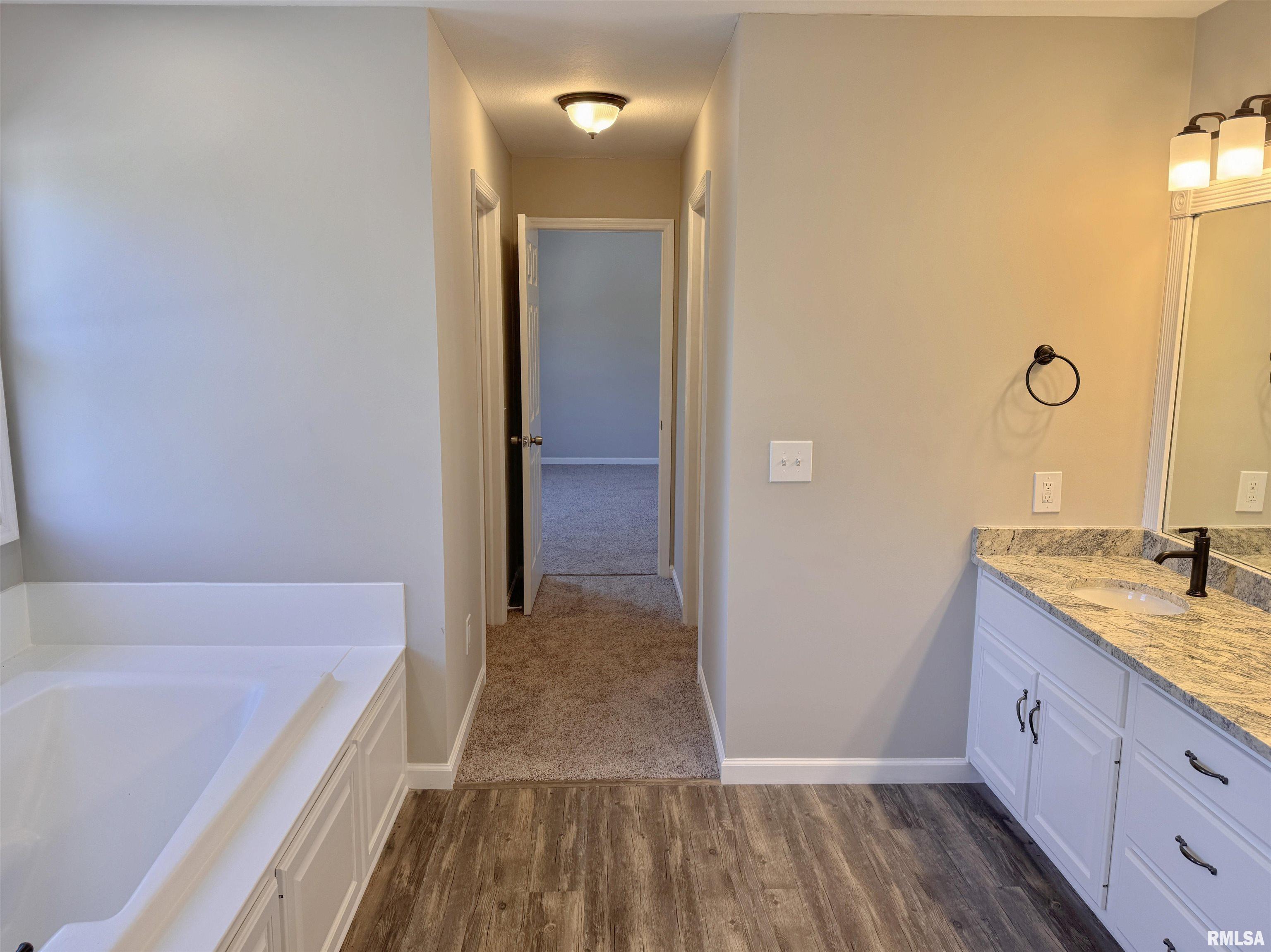 1118 Wedgewood Court Decatur, IL 62526 - Photo 16 of 23