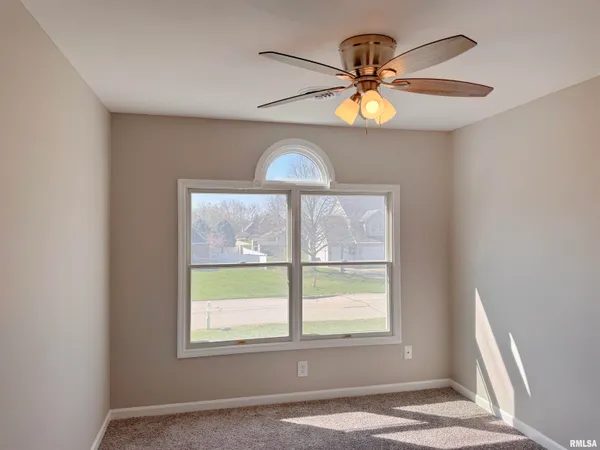 $425,500 | 1118 Wedgewood Court, Decatur, IL 62526