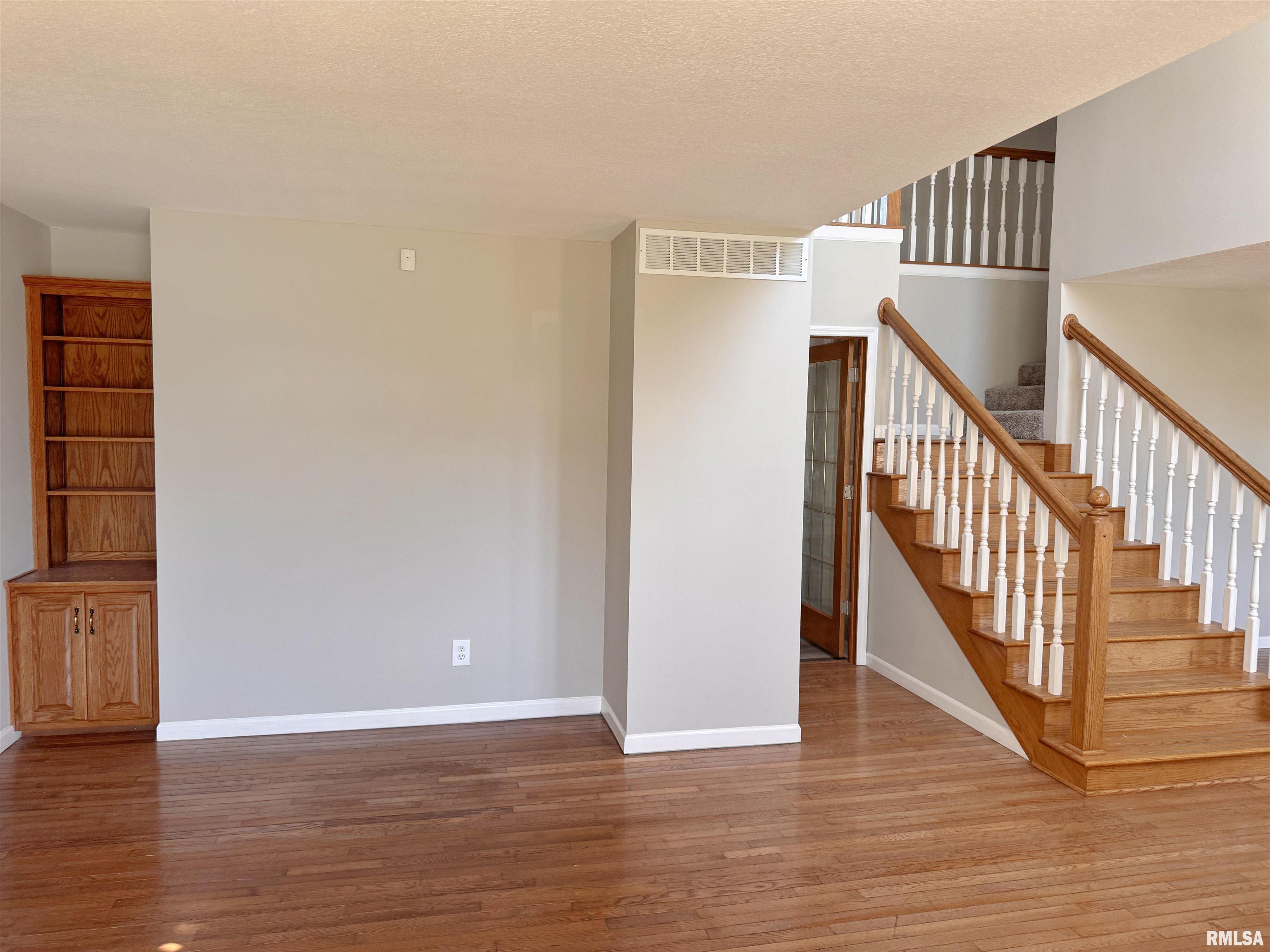 1118 Wedgewood Court Decatur, IL 62526 - Photo 4 of 23