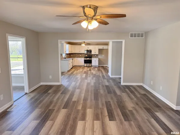 $425,500 | 1118 Wedgewood Court, Decatur, IL 62526