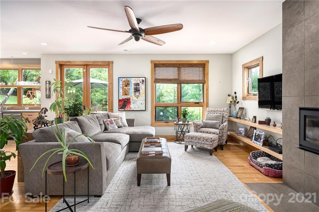 43 Pinecroft Road Asheville, NC 28804 - Photo 2 of 32 Gallery Image 2