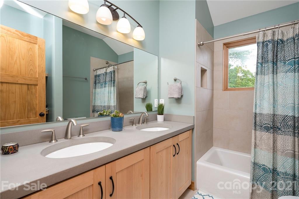 43 Pinecroft Road Asheville, NC 28804 - Photo 15 of 32 Gallery Image 15