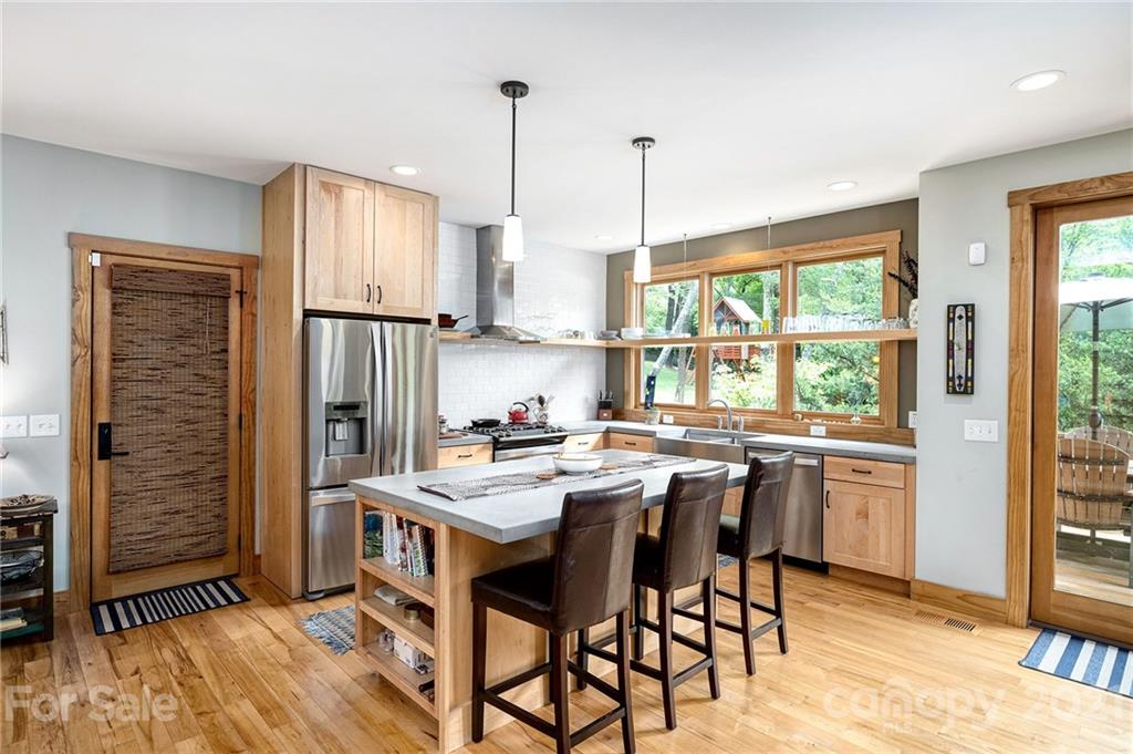 43 Pinecroft Road Asheville, NC 28804 - Photo 4 of 32 Gallery Image 4