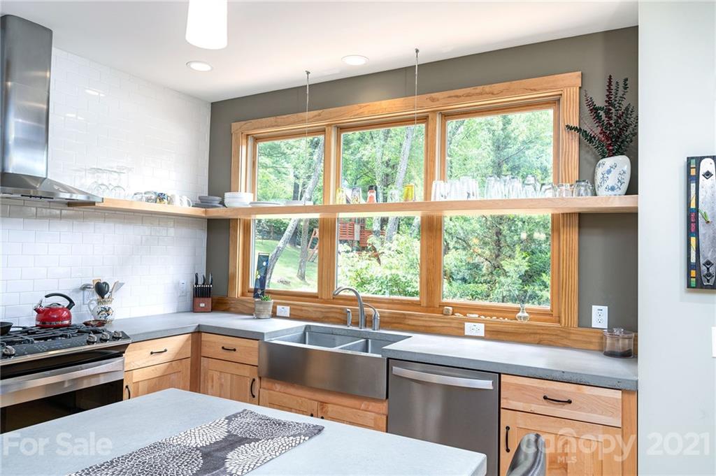 43 Pinecroft Road Asheville, NC 28804 - Photo 5 of 32 Gallery Image 5