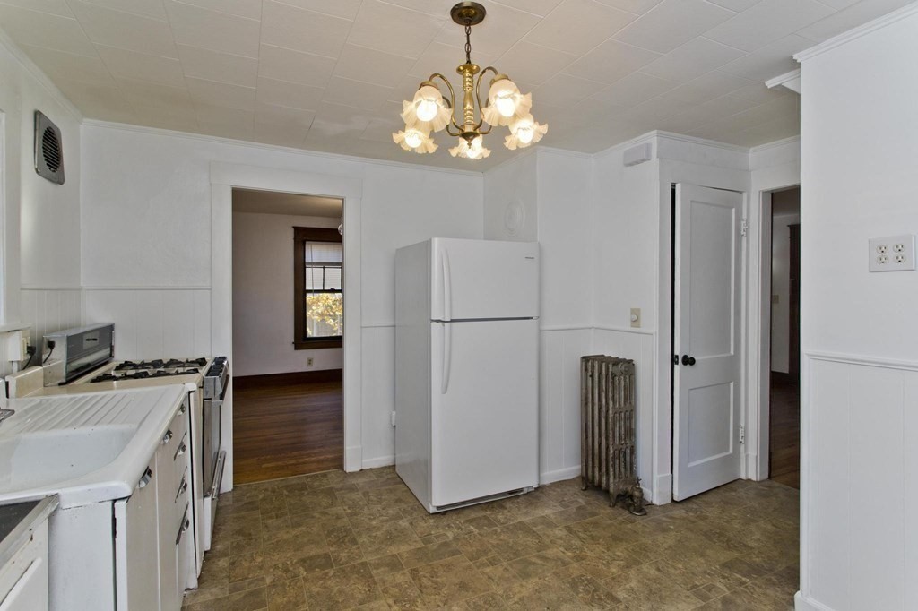1003 Allen Street Springfield, MA 01118 - Photo 9 of 25