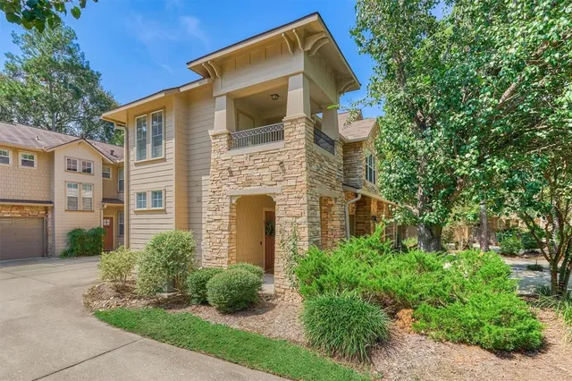 $2,295 | 87 Woodlily Place, The Woodlands, TX 77382